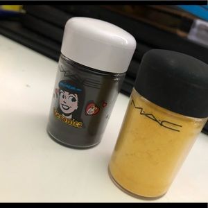 Mac cosmetics bundle